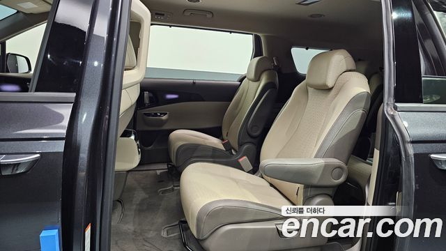 Kia Canival 2023 — photo 12