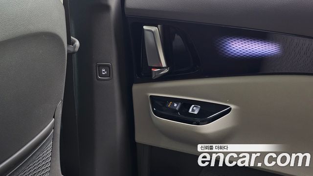 Kia Canival 2023 — photo 20
