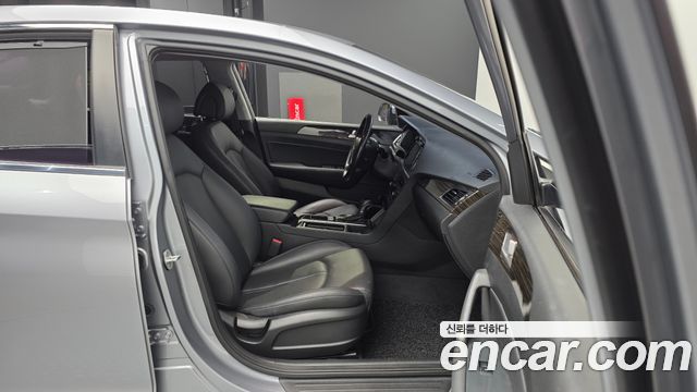 Hyundai Sonata 2016 — photo 17