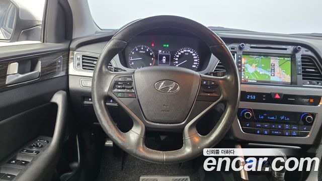 Hyundai Sonata 2016 — photo 19