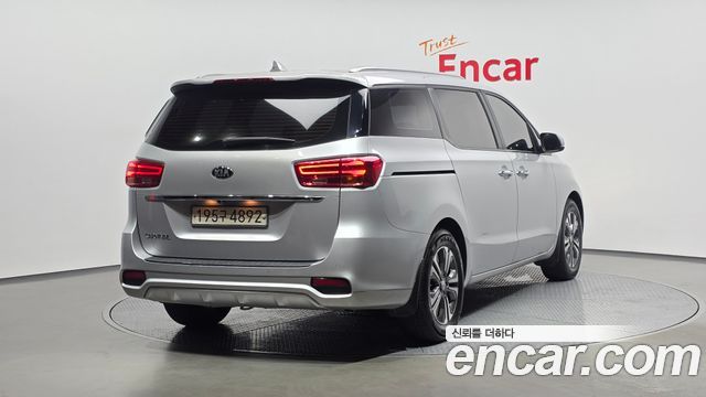 Kia Canival 2019 — photo 2