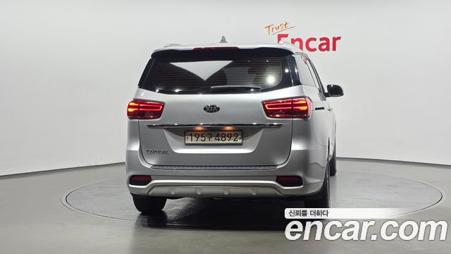 Kia Canival 2019 — photo 4