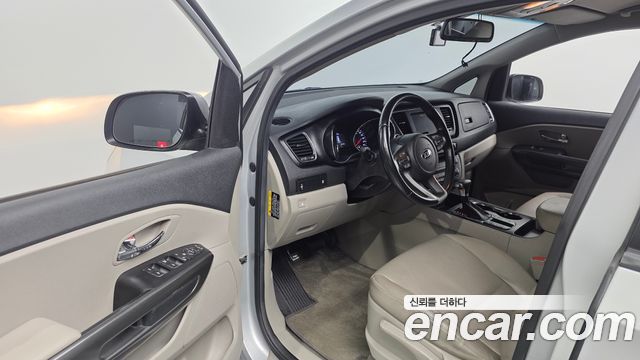 Kia Canival 2019 — photo 13