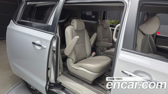Kia Canival 2019 — photo 18
