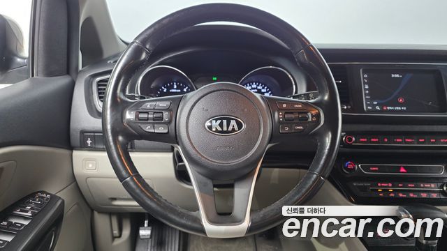 Kia Canival 2019 — photo 19