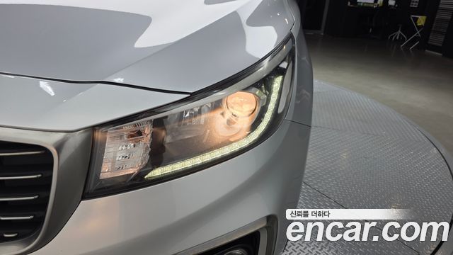 Kia Canival 2019 — photo 8