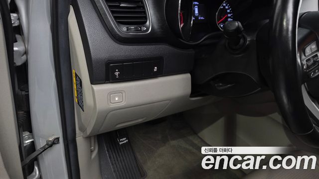 Kia Canival 2019 — photo 30
