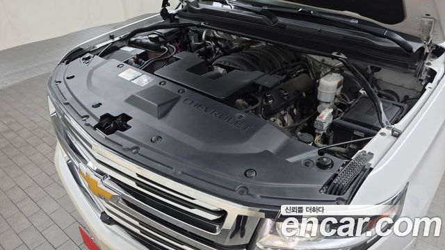 Chevrolet Surburban 2017 — photo 6