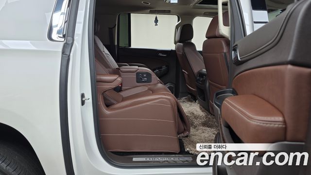 Chevrolet Surburban 2017 — photo 11
