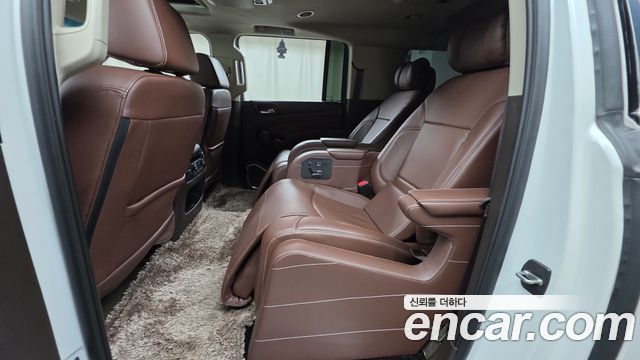 Chevrolet Surburban 2017 — photo 12