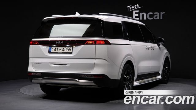 Kia Canival 2022 — photo 2