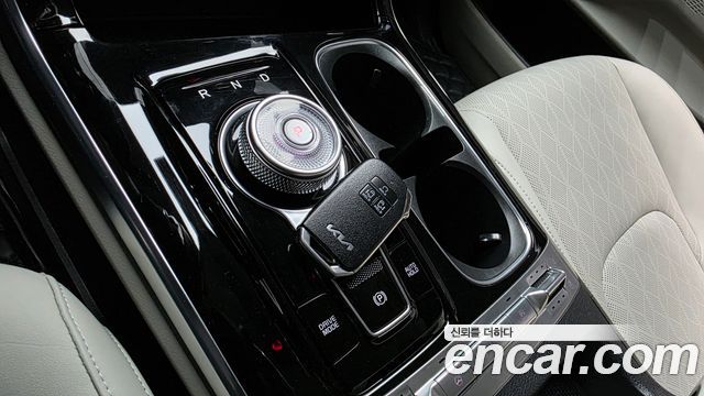 Kia Canival 2022 — photo 12