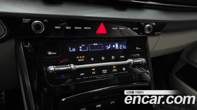 Kia Canival 2022 — photo 23