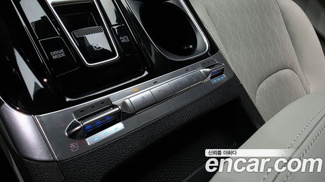 Kia Canival 2022 — photo 32