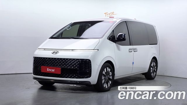 Hyundai Staria 2022 — photo 1