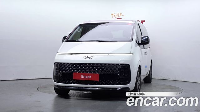 Hyundai Staria 2022 — photo 3