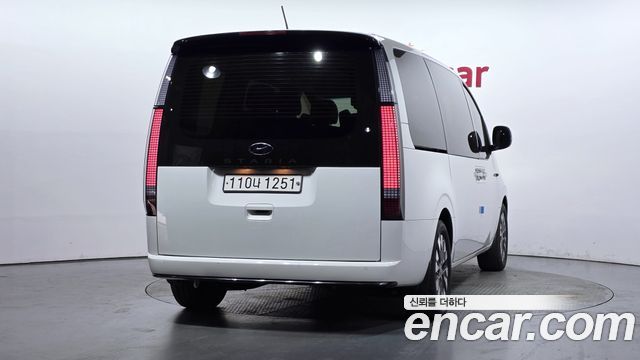 Hyundai Staria 2022 — photo 4