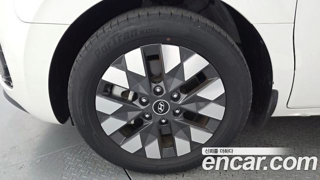 Hyundai Staria 2022 — photo 5
