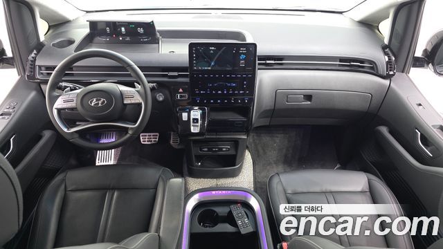 Hyundai Staria 2022 — photo 10