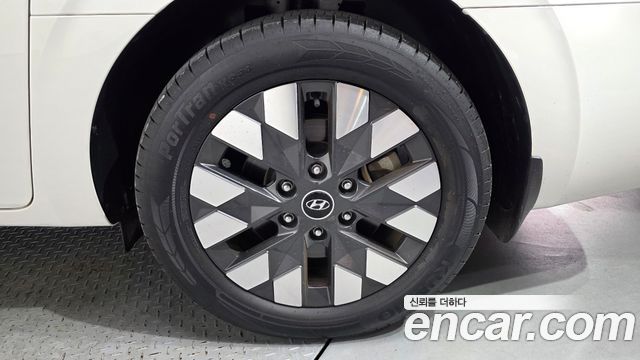 Hyundai Staria 2022 — photo 7