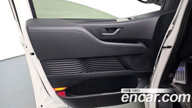 Hyundai Staria 2022 — photo 14