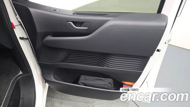 Hyundai Staria 2022 — photo 15