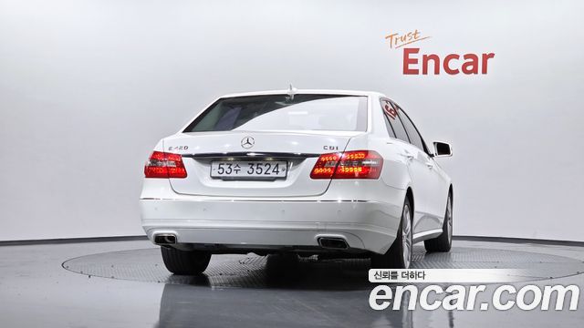 Mercedes-Benz E-Class 2013 — photo 4