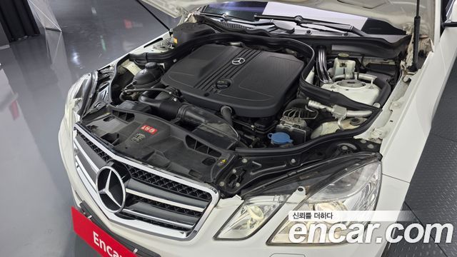 Mercedes-Benz E-Class 2013 — photo 6
