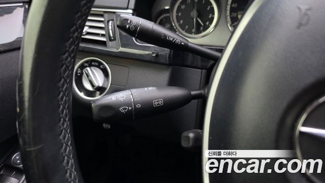 Mercedes-Benz E-Class 2013 — photo 24