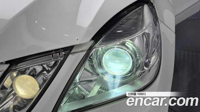 Mercedes-Benz E-Class 2013 — photo 8