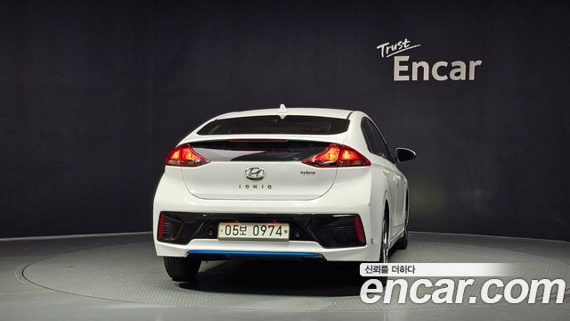 Hyundai Ioniq 2016 — photo 4