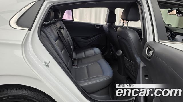 Hyundai Ioniq 2016 — photo 18