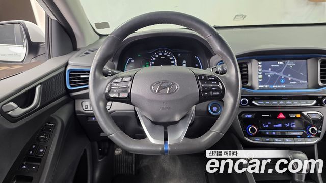 Hyundai Ioniq 2016 — photo 19