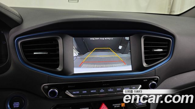 Hyundai Ioniq 2016 — photo 21