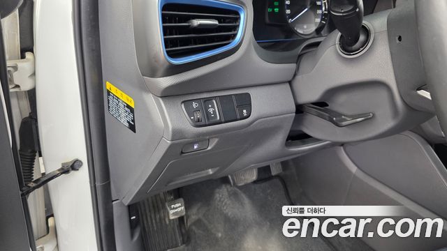 Hyundai Ioniq 2016 — photo 23
