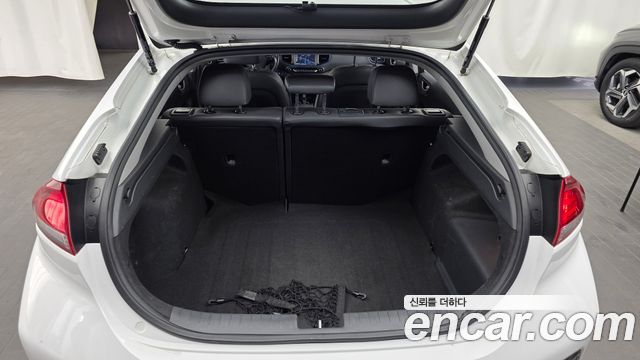 Hyundai Ioniq 2016 — photo 26
