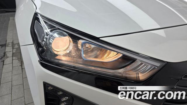 Hyundai Ioniq 2016 — photo 8