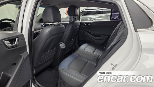 Hyundai Ioniq 2016 — photo 16