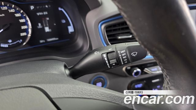 Hyundai Ioniq 2016 — photo 27