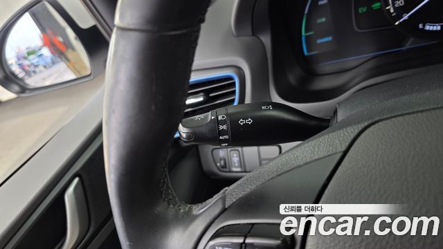 Hyundai Ioniq 2016 — photo 30