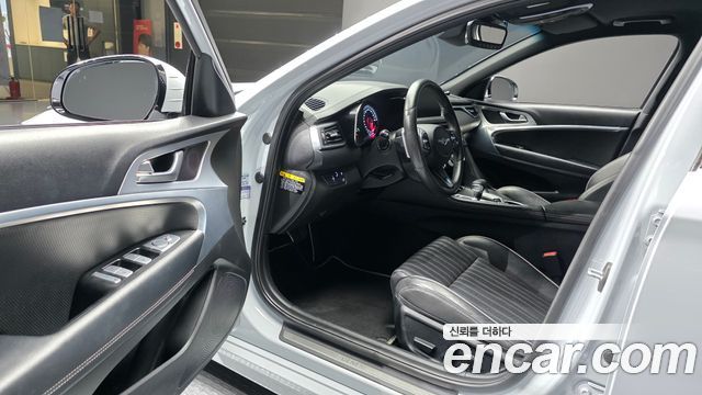 Genesis G70 2019 — photo 10