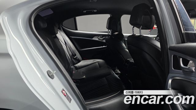 Genesis G70 2019 — photo 11