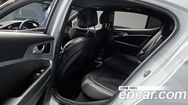 Genesis G70 2019 — photo 12