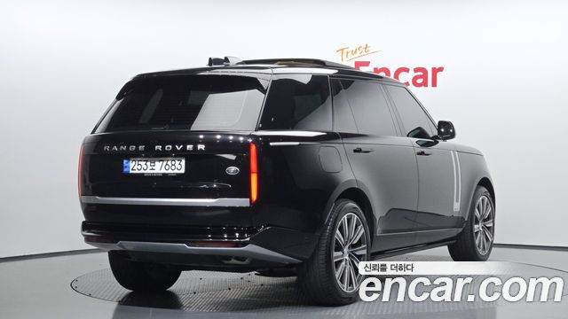 Land Rover Range Rover 2023 — photo 2