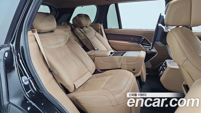Land Rover Range Rover 2023 — photo 17