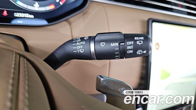 Land Rover Range Rover 2023 — photo 28