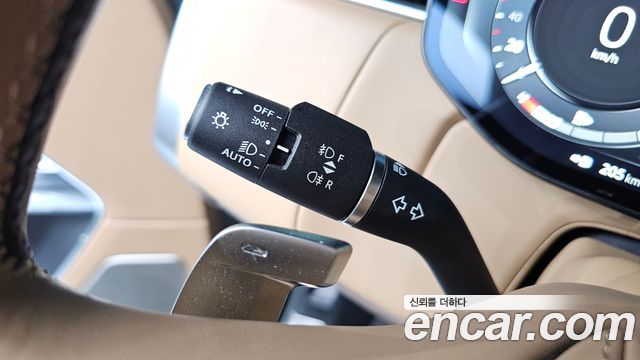 Land Rover Range Rover 2023 — photo 29