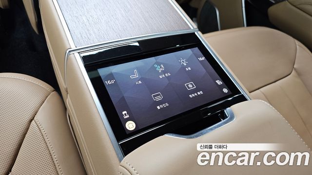 Land Rover Range Rover 2023 — photo 30
