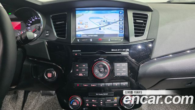 Kia K7 2010 — photo 15