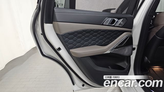 BMW X6M 2025 — photo 15